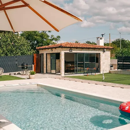 Klm Villa Rupalj